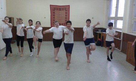 Suli jóga - gólya járás